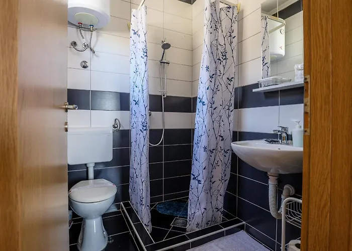 Bacic 招待所 内乌姆